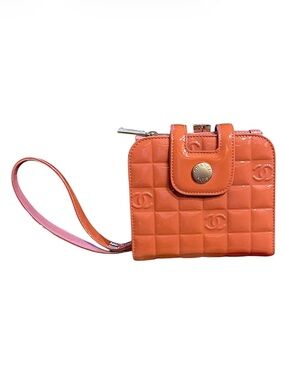 Vintage CHANEL Pink Patent Quilted Ext Two Tone Leather Clutch ⭐️⭐️⭐️⭐️⭐️